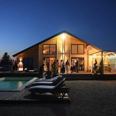 فيلة Casa Del Corniolo And Pool Haus Fruska Gora