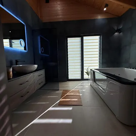 Casa Del Corniolo And Pool Haus Fruska Gora فيلة Cortanovci